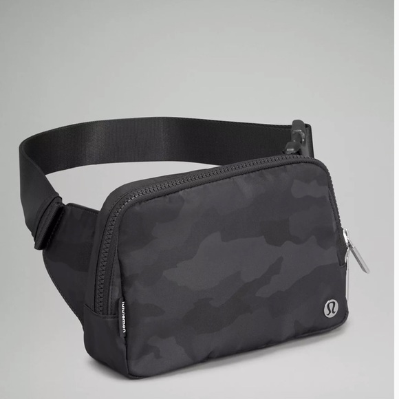 Lululemon Everywhere Belt Bag Large 2L Heritage 365 Camo Deep Coal LAST ONE - Picture 4 of 10